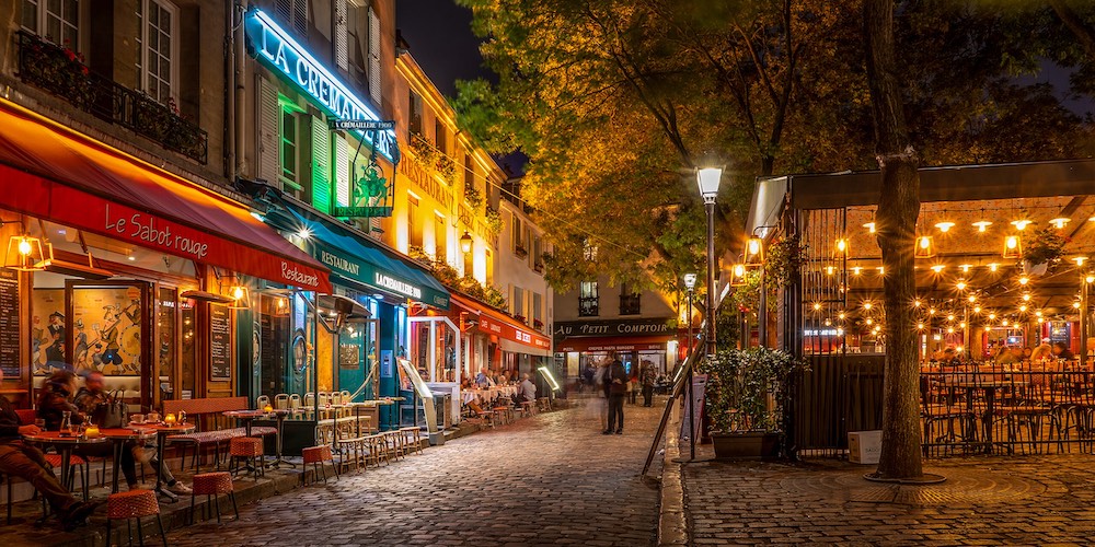 Montmartre's Place du Tertre at night